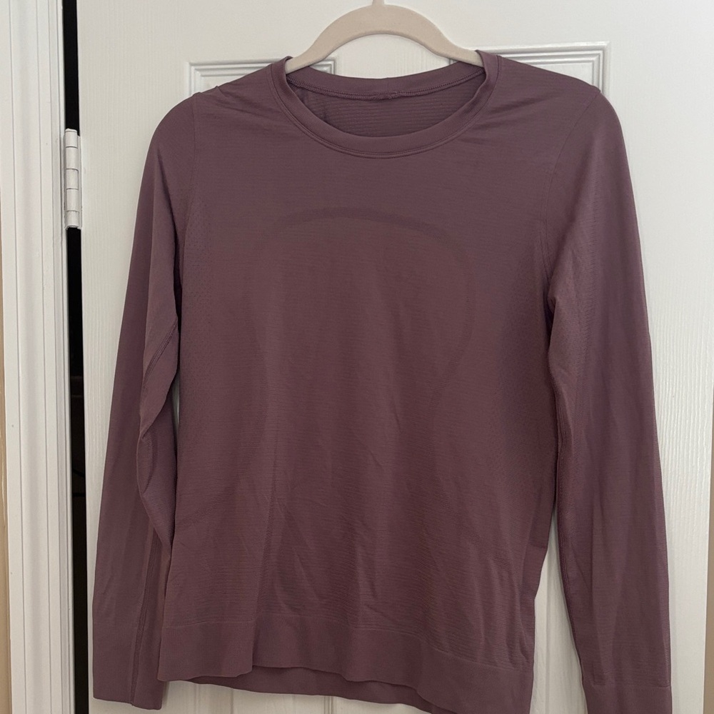 Lulu lemon long sleeve swift top
